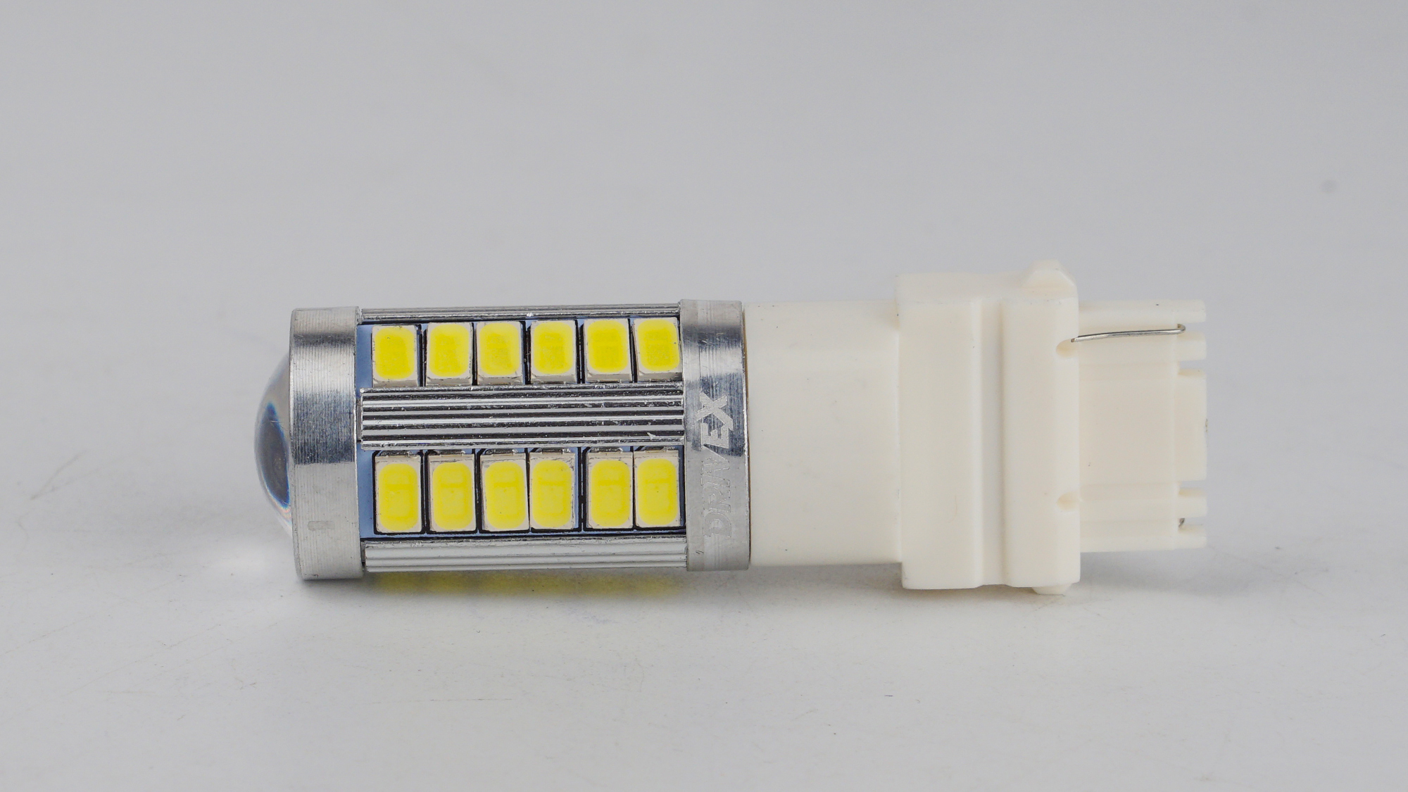 T25(1)-228 12V 3W 175Lm 3156/P27W base-16mm USA C