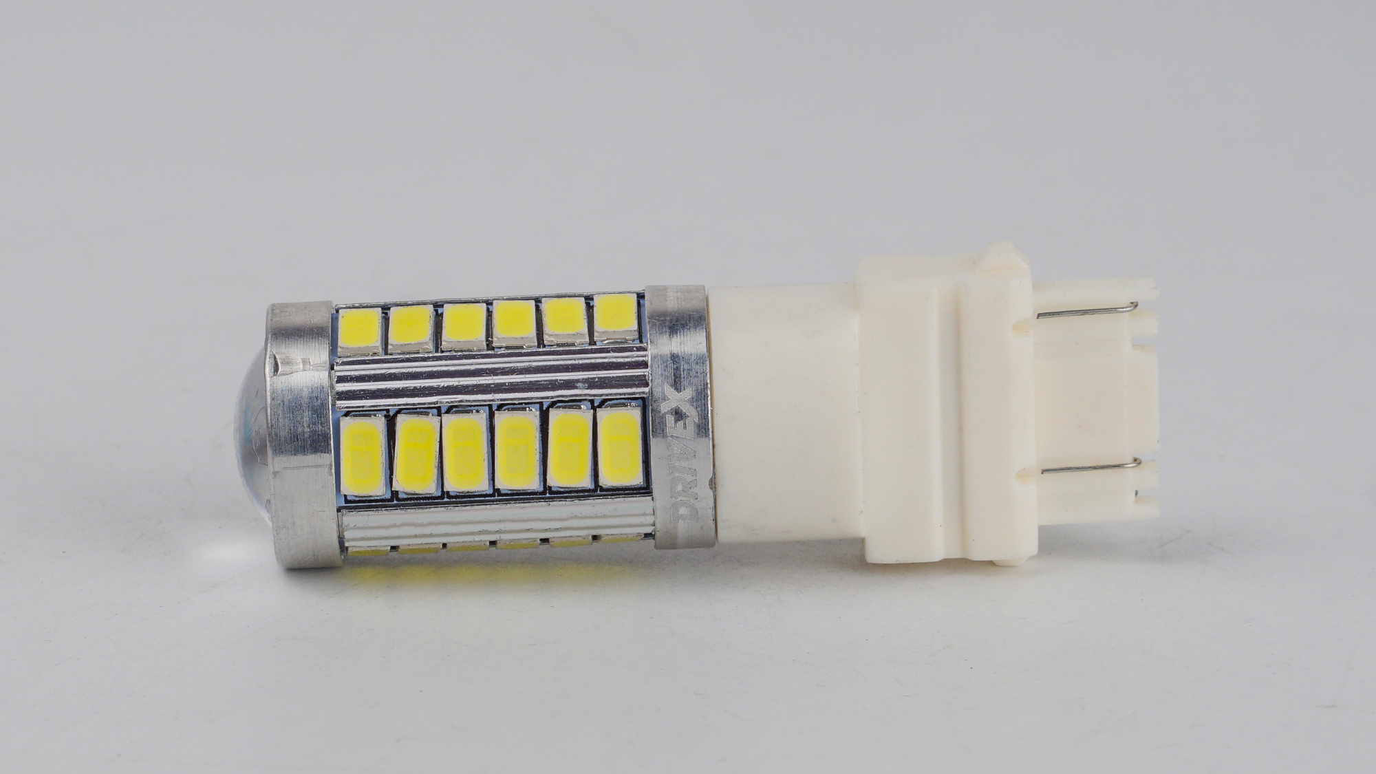 T25(2)-228 12V 1/3W 70/185Lm 3157/P27/7W base-16mm USA C