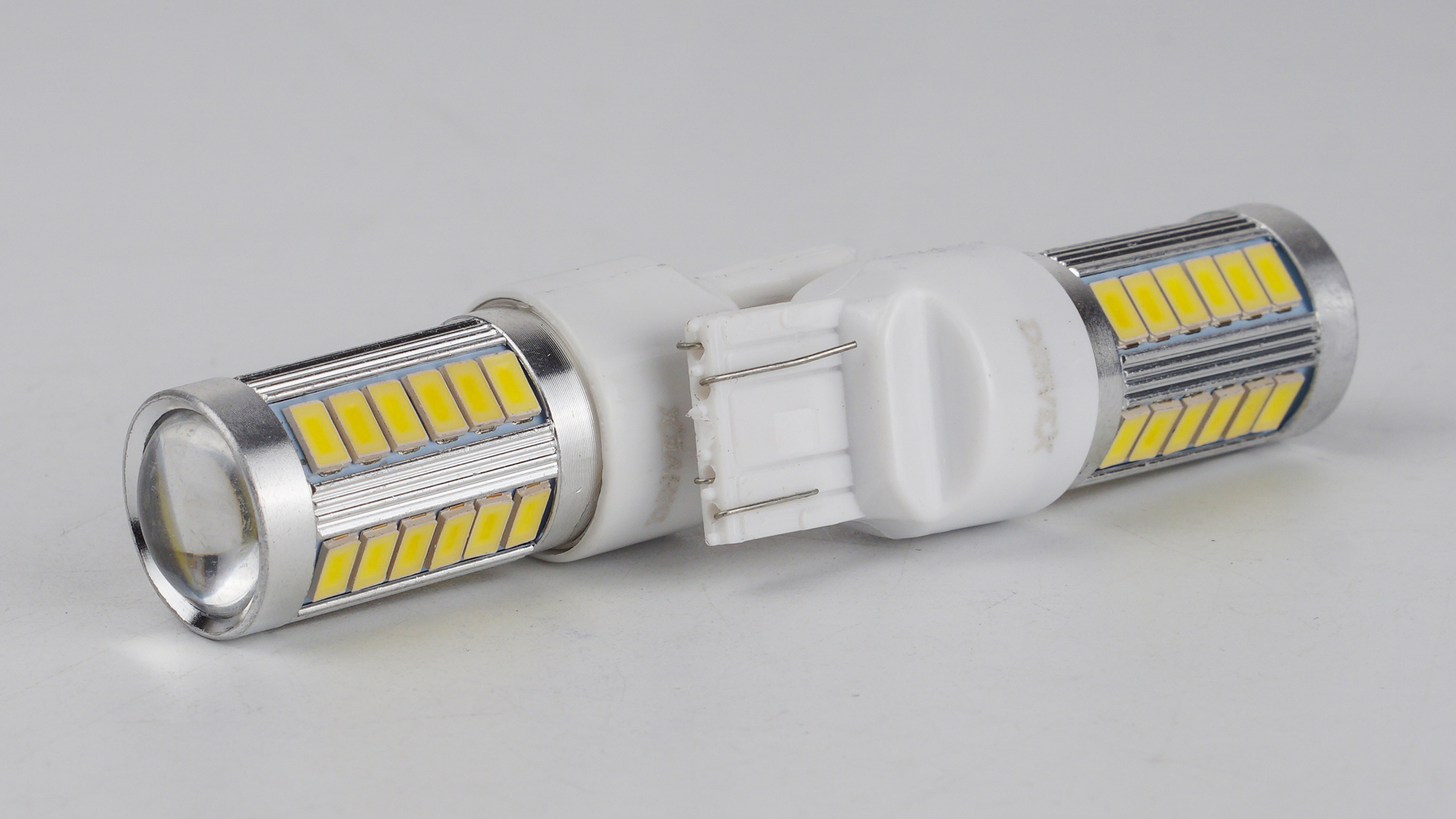 T20(2)-228 12V 1/3W 70/185Lm 7443/W21/5W base-16mm EU C