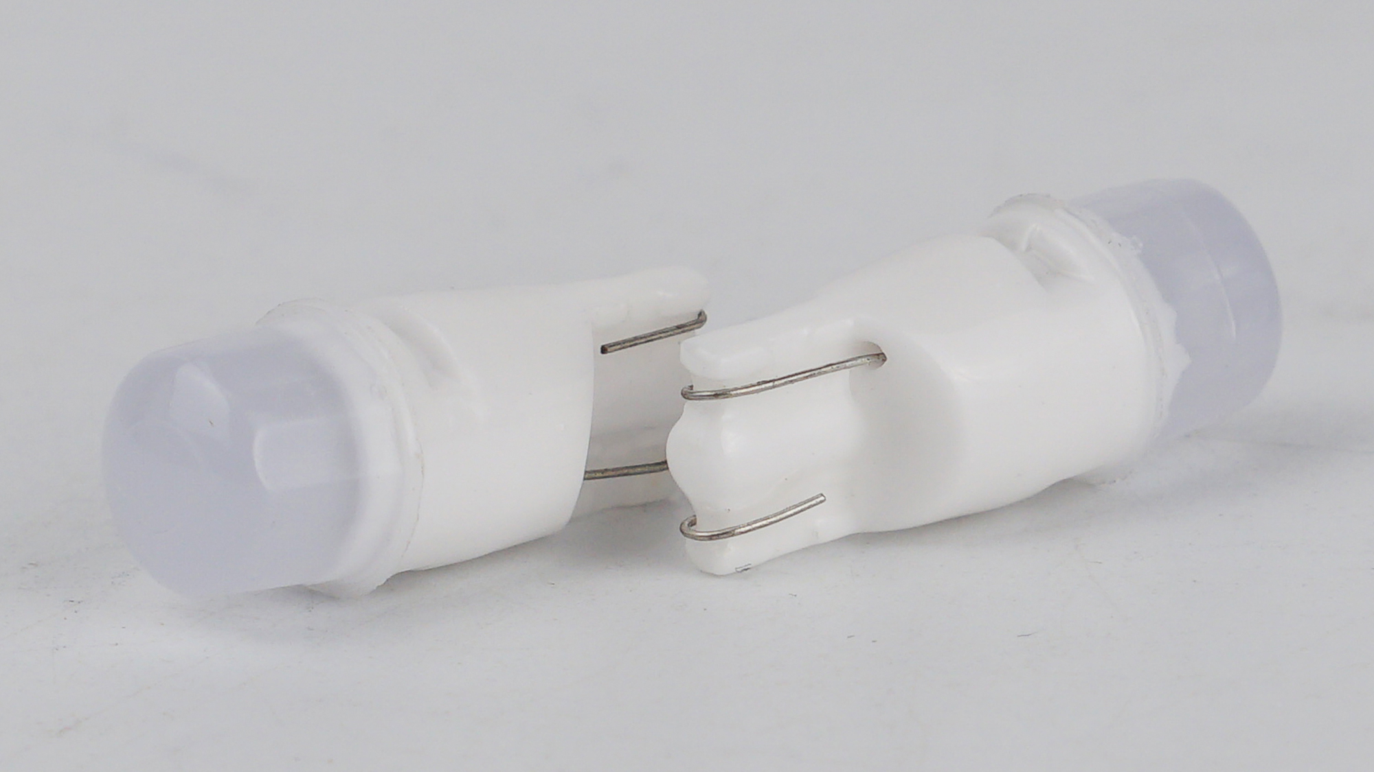 T10-225 Red 12V 0.3W 5Lm W5W base-10mm C