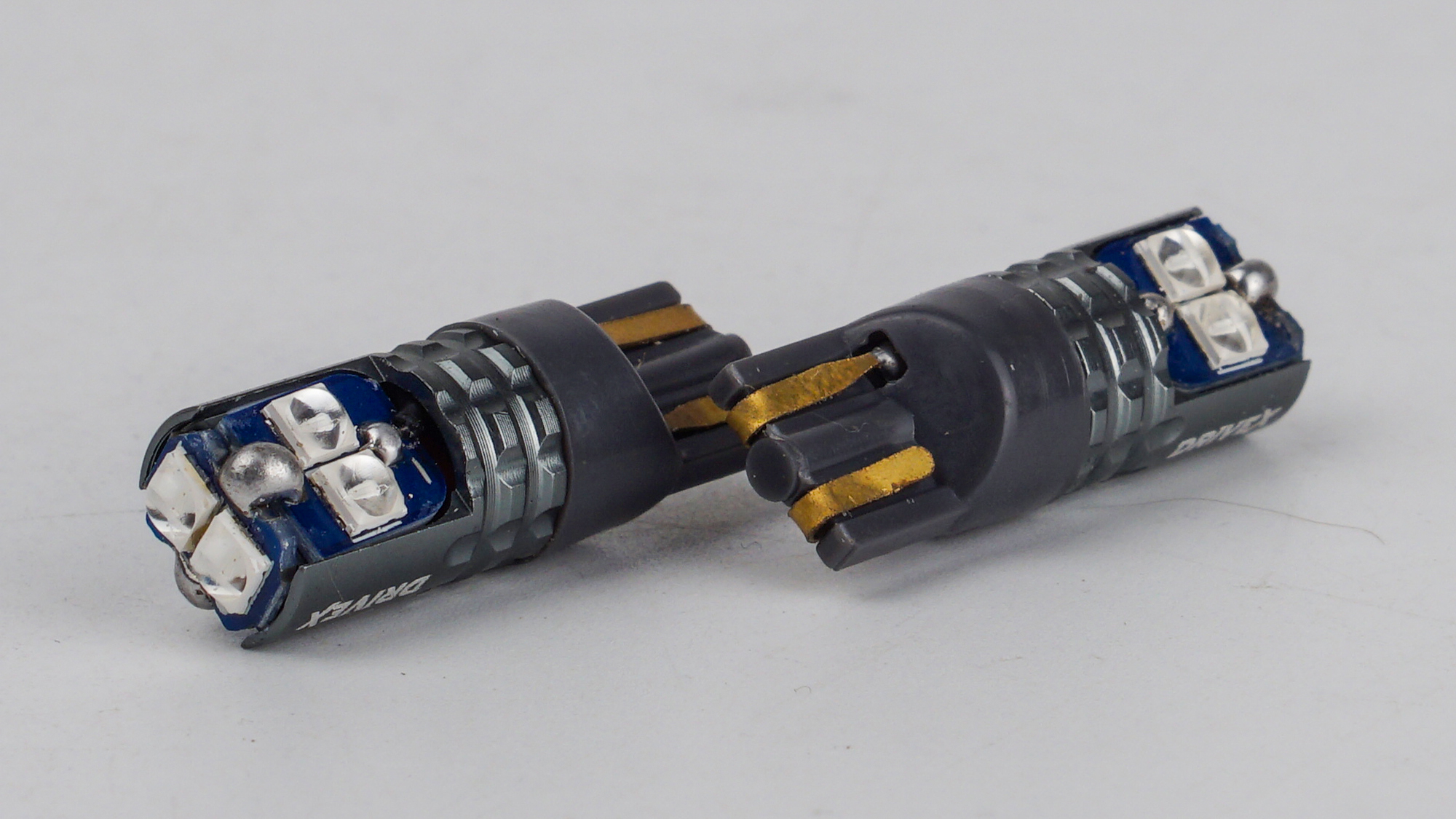 T10-228 Blue 12-24V 1.7W 65Lm W5W base-10mm B