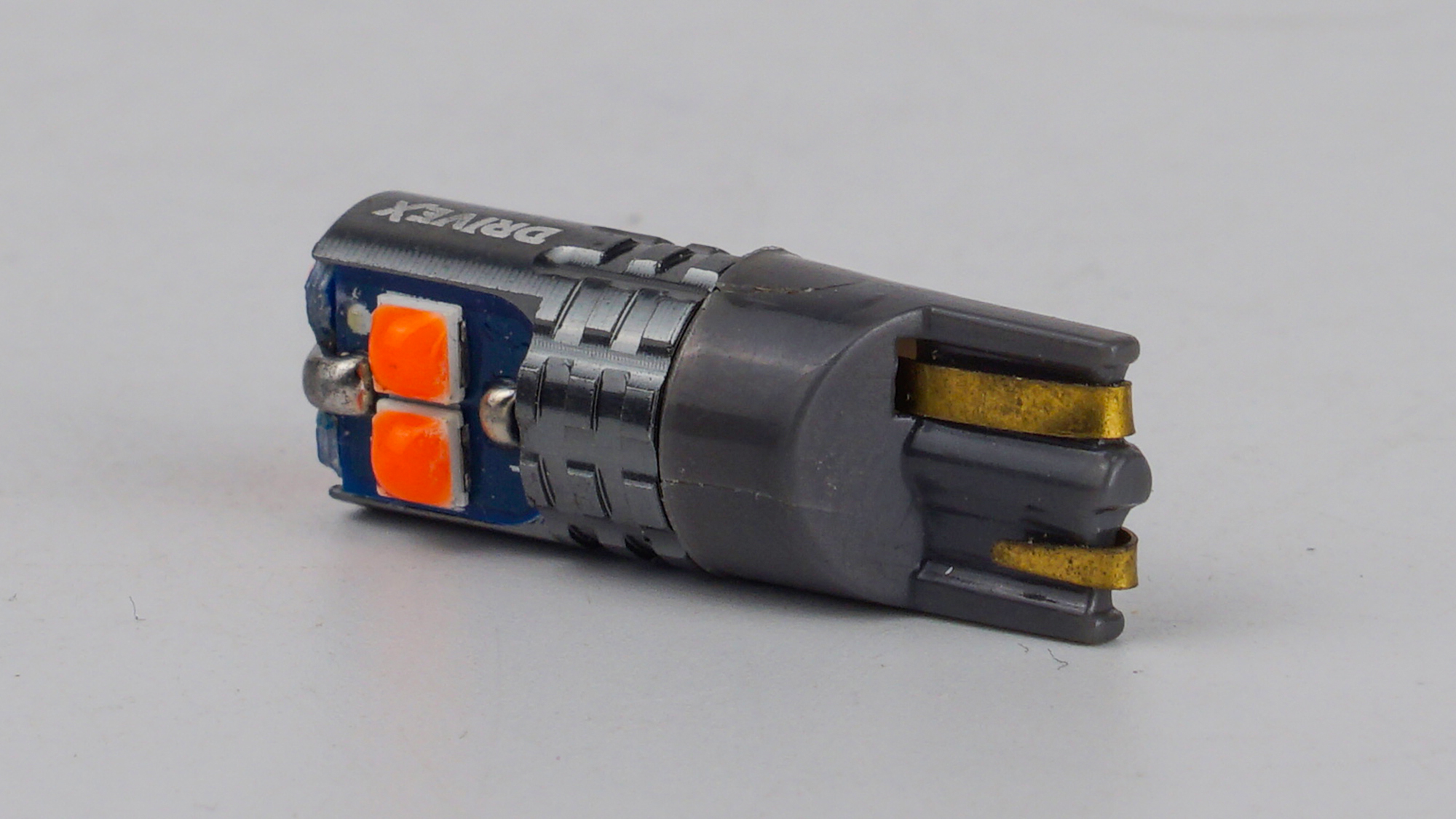 T10-228 Red 12-24V 1.7W 15Lm W5W base-10mm B
