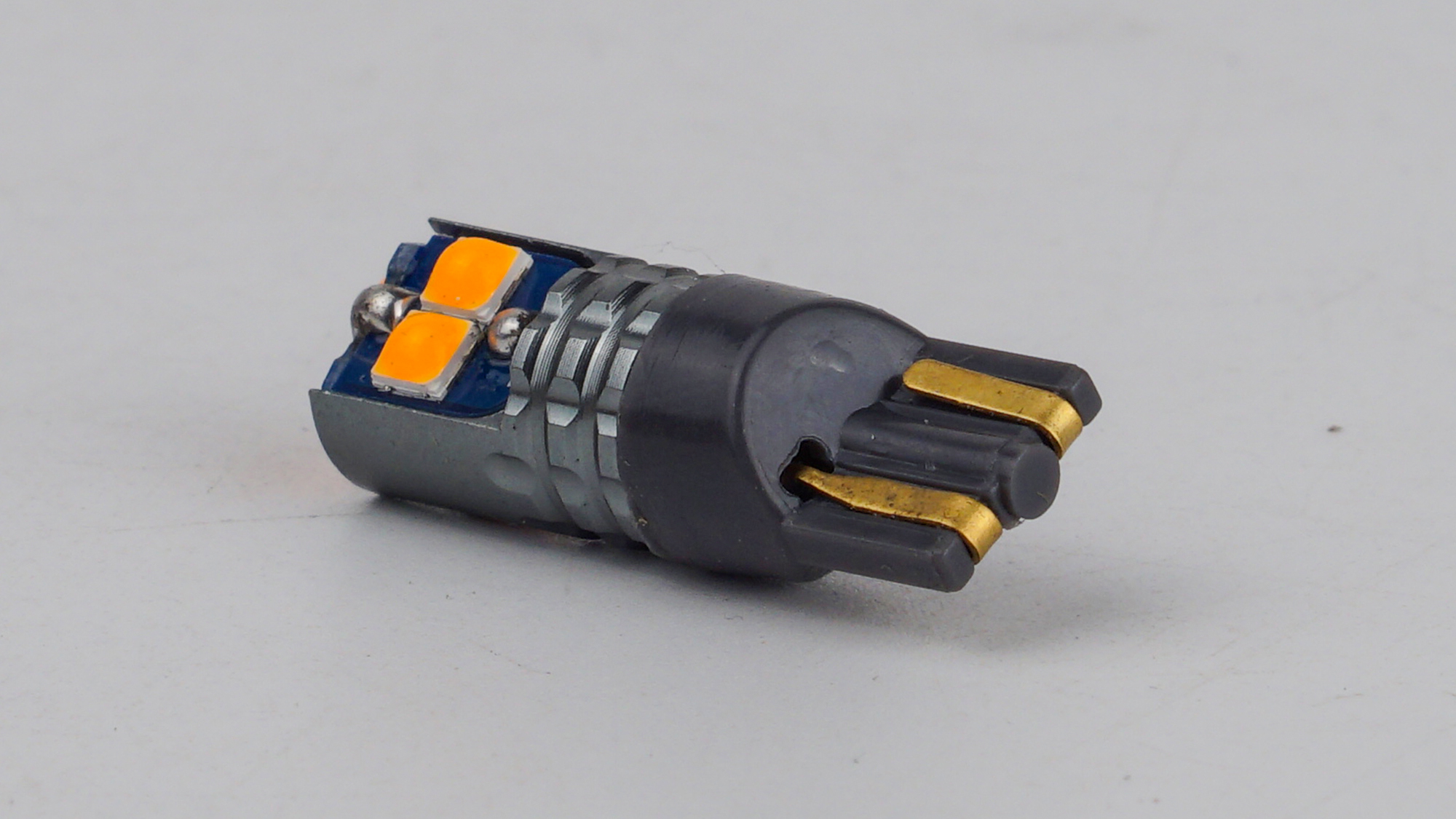T10-228 Yellow 12-24V 1.7W 75Lm W5W base-10mm B