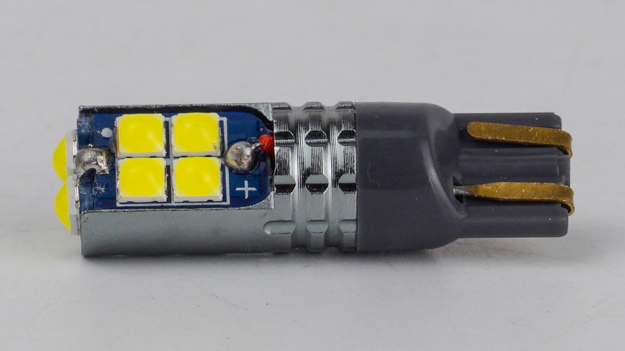T10-229 12-24V 1.7W 200Lm W5W base-10mm B