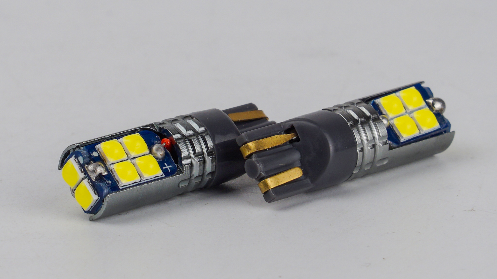 T10-229 12-24V 1.7W 200Lm W5W base-10mm B