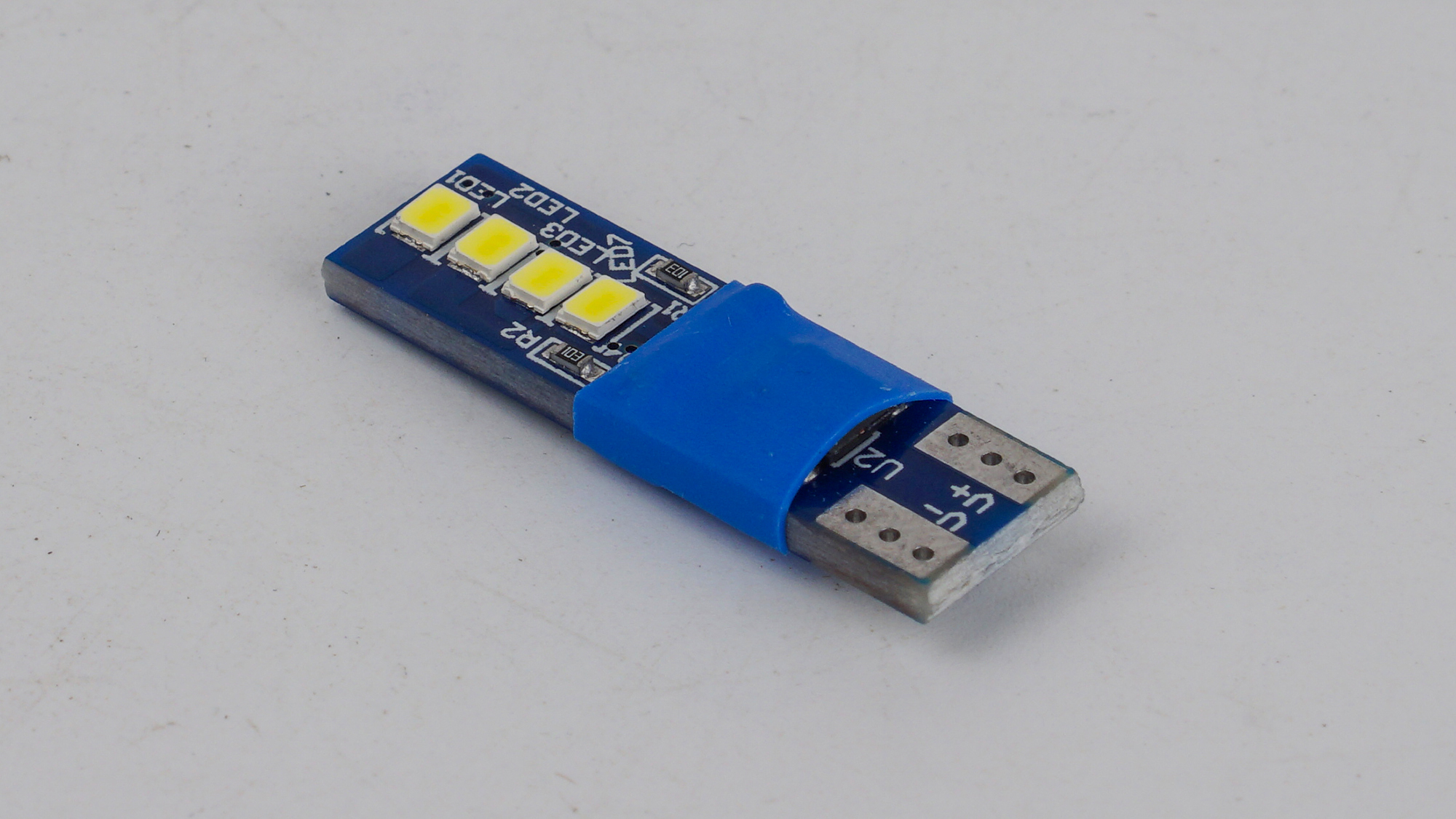 T10-230 White 12V 0.6W 30Lm W5W base-10mm C