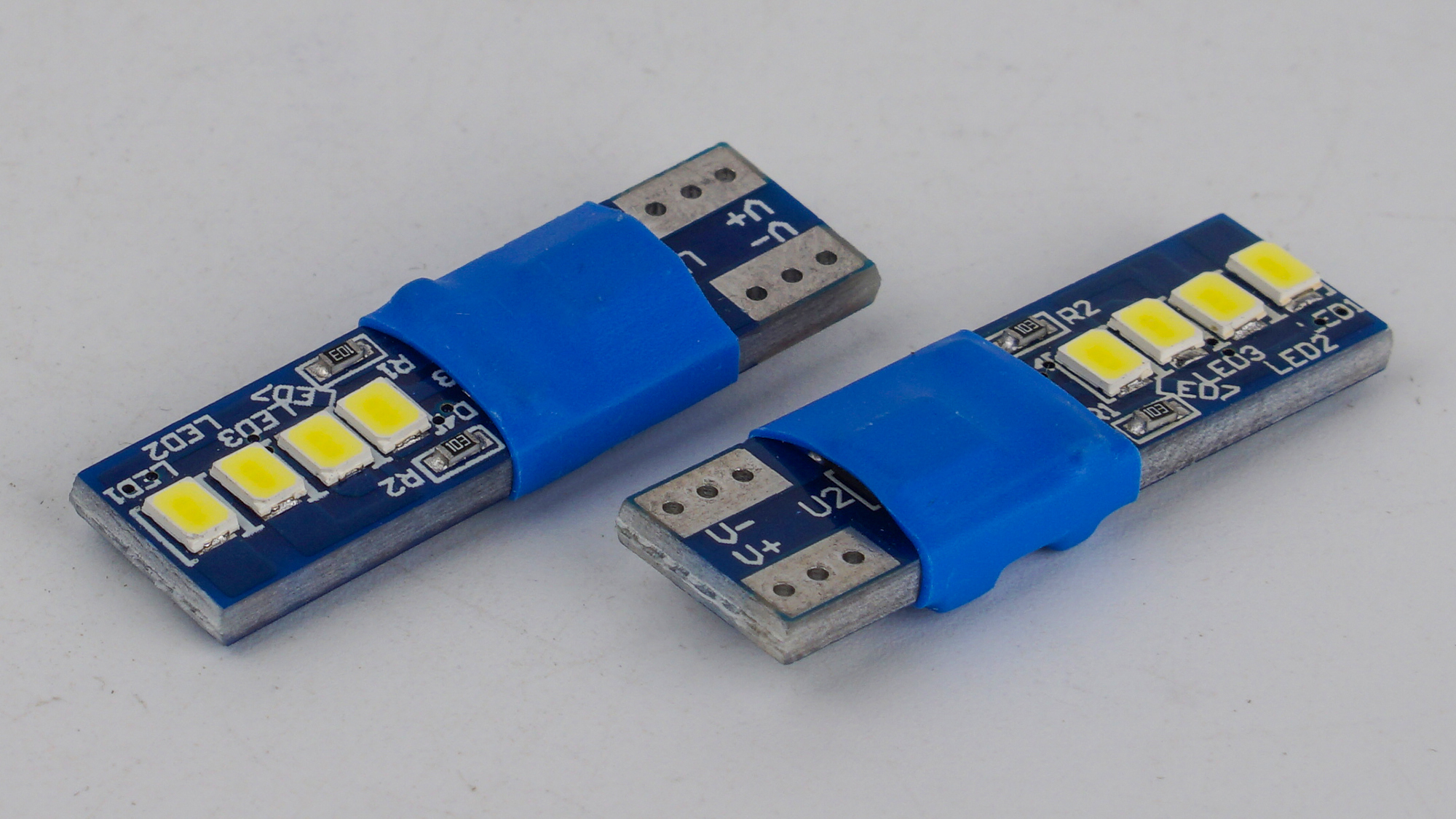 T10-230 White 12V 0.6W 30Lm W5W base-10mm C