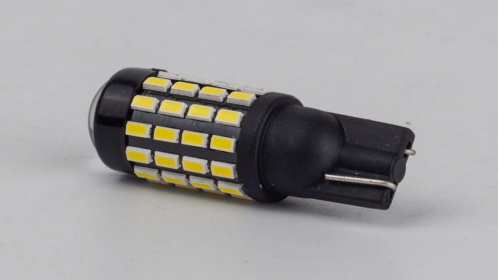 T10-242 12-24V 2.5W 290Lm W5W base-10mm C