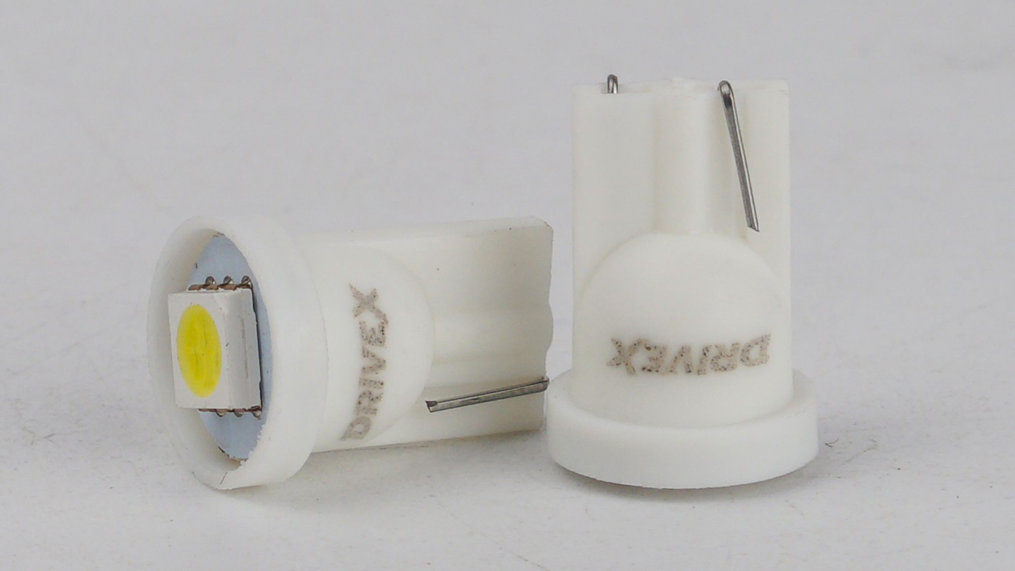 T10-244 White 12V 0.3W 10Lm W5W base-10mm C