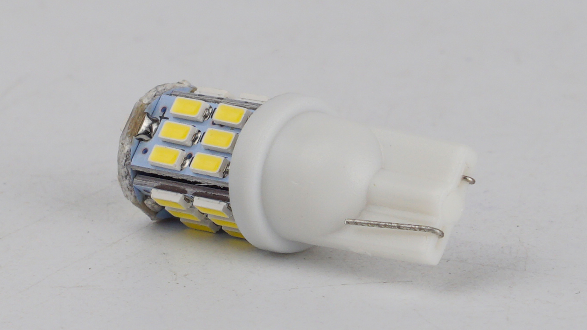 T10-253 12V 1.2W 120Lm W5W base-10mm C