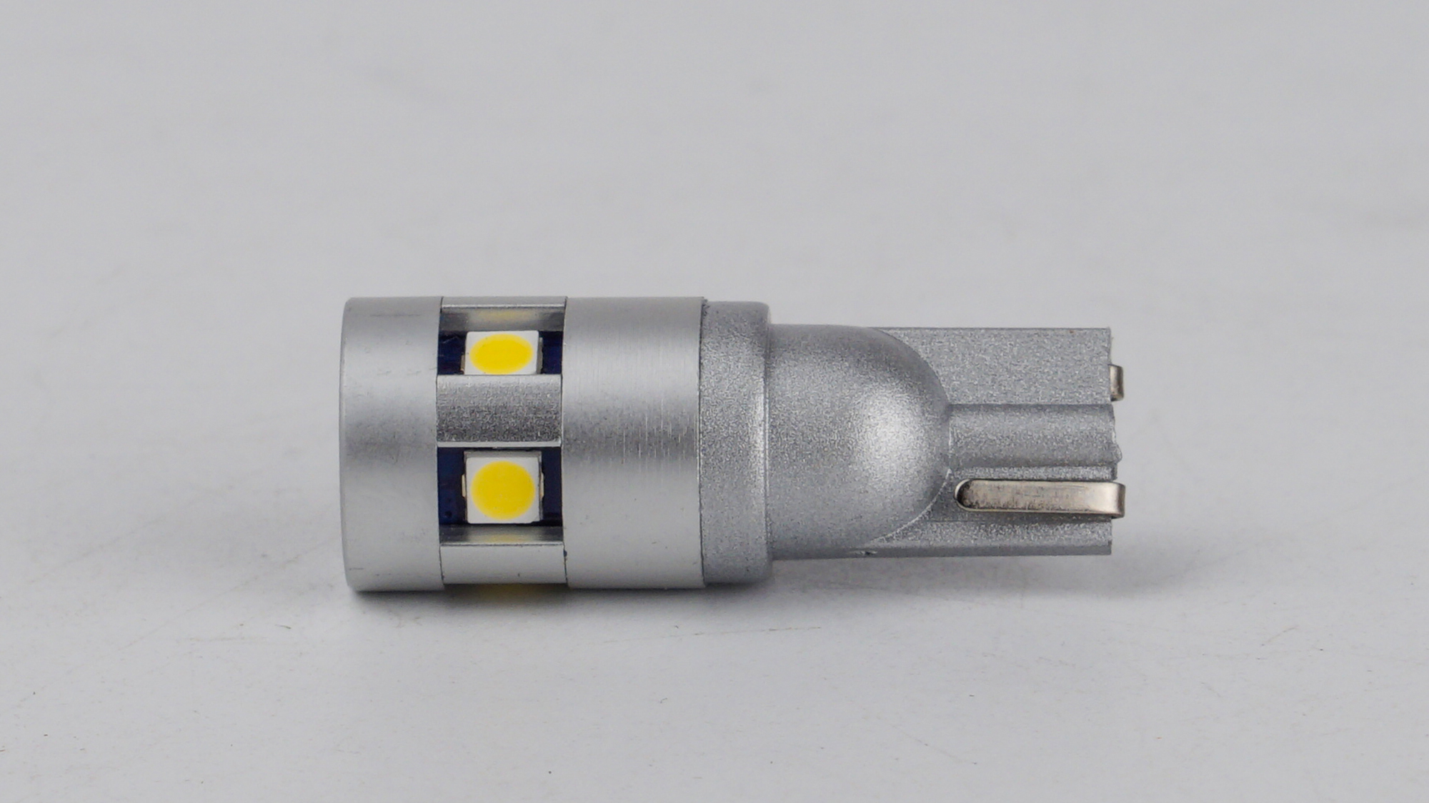 T10-261 10-50V 2W 200Lm W5W base-10mm A