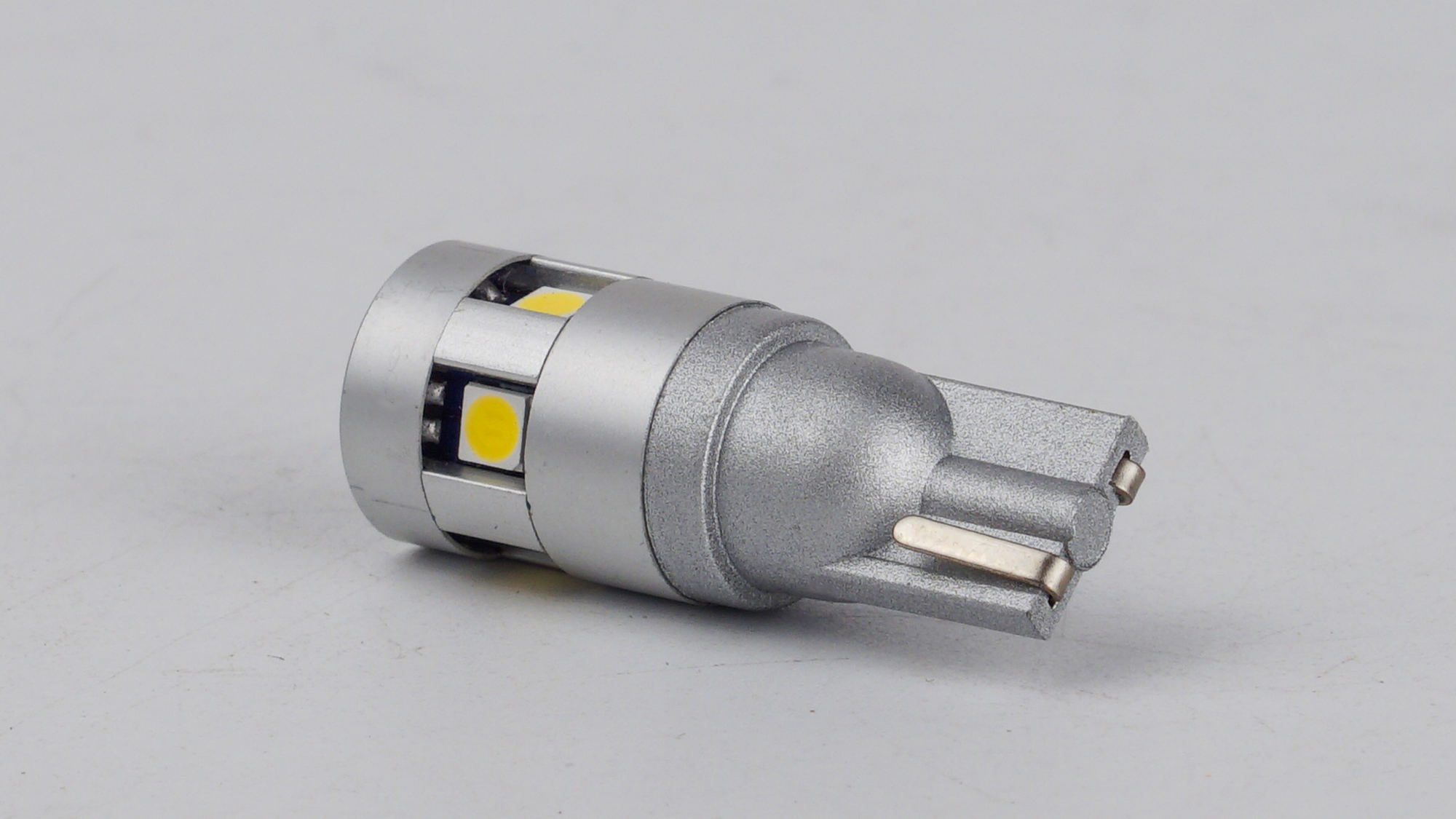 T10-261 10-50V 2W 200Lm W5W base-10mm A