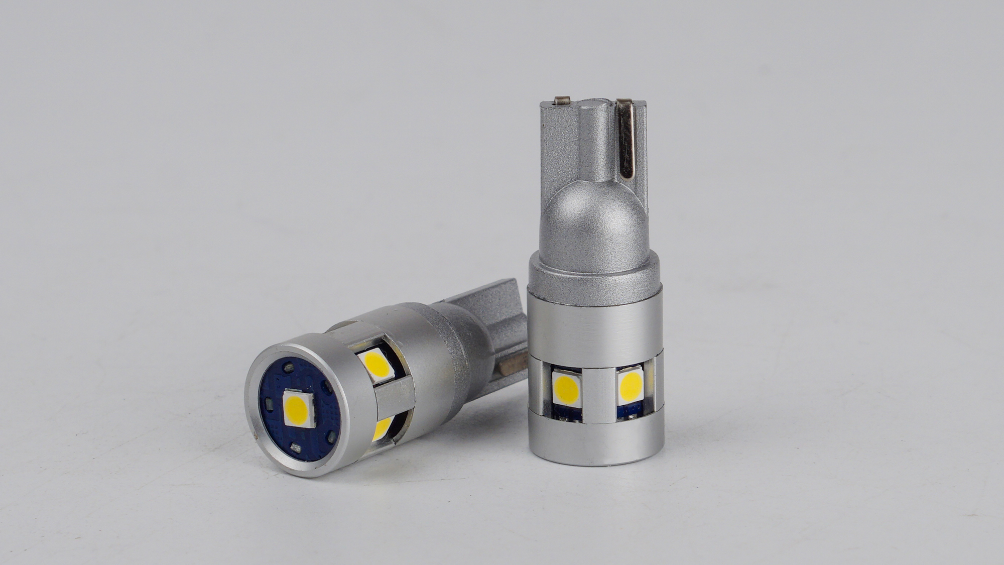 T10-261 10-50V 2W 200Lm W5W base-10mm A