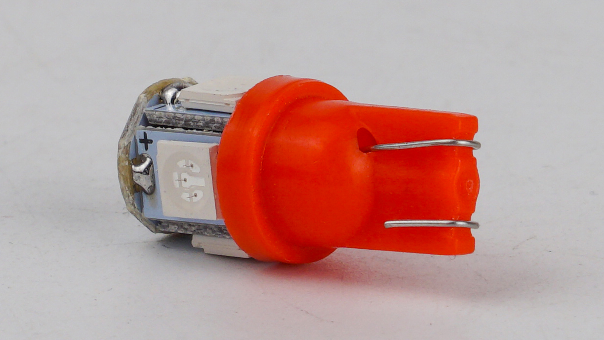 T10-265 Red 12V 0.7W 1Lm W5W base-10mm C