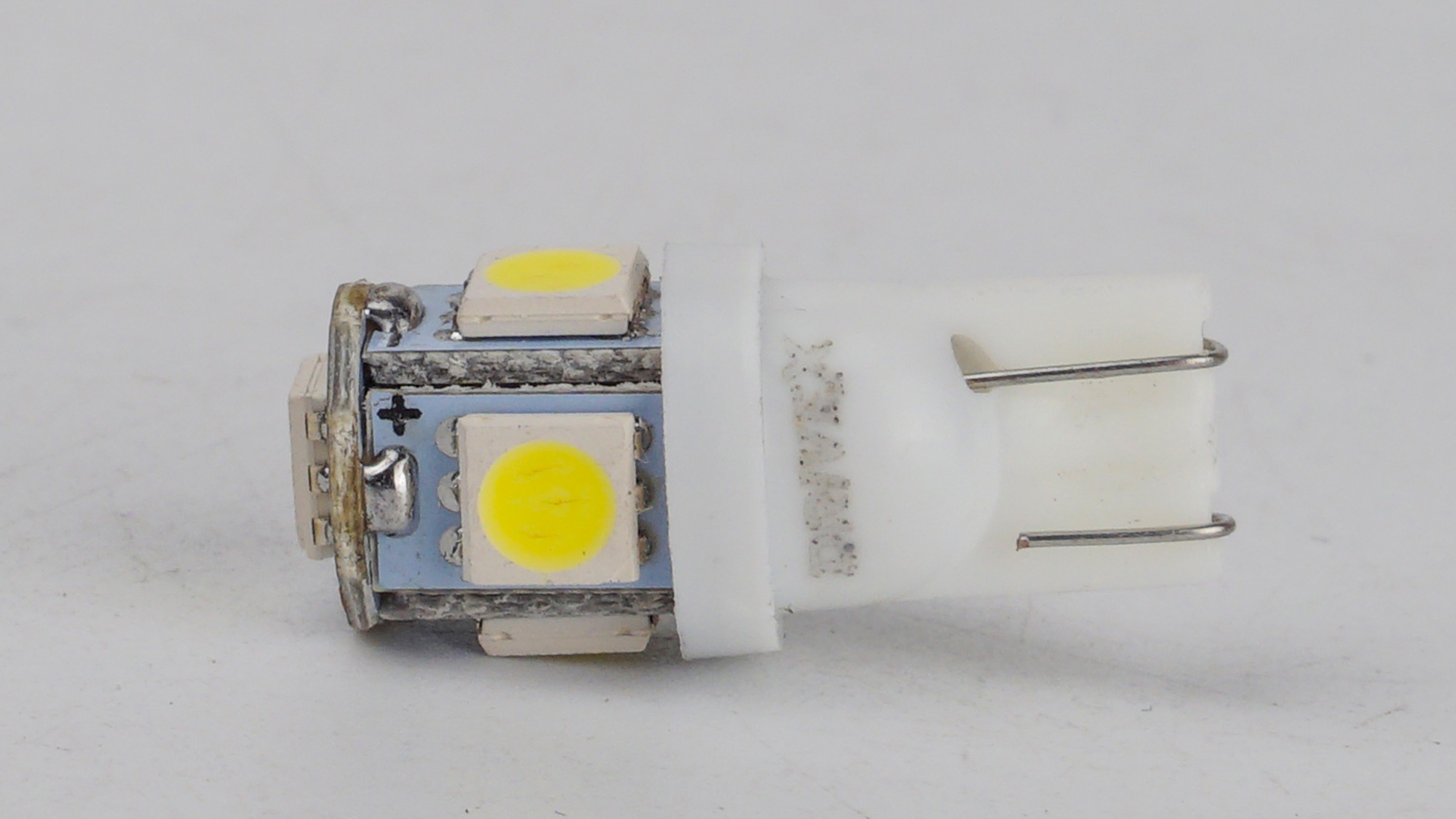 T10-265 White 12V 0.7W 35Lm W5W base-10mm C