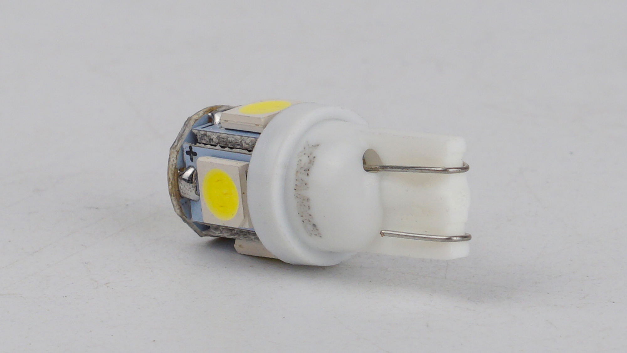 T10-265 White 12V 0.7W 35Lm W5W base-10mm C