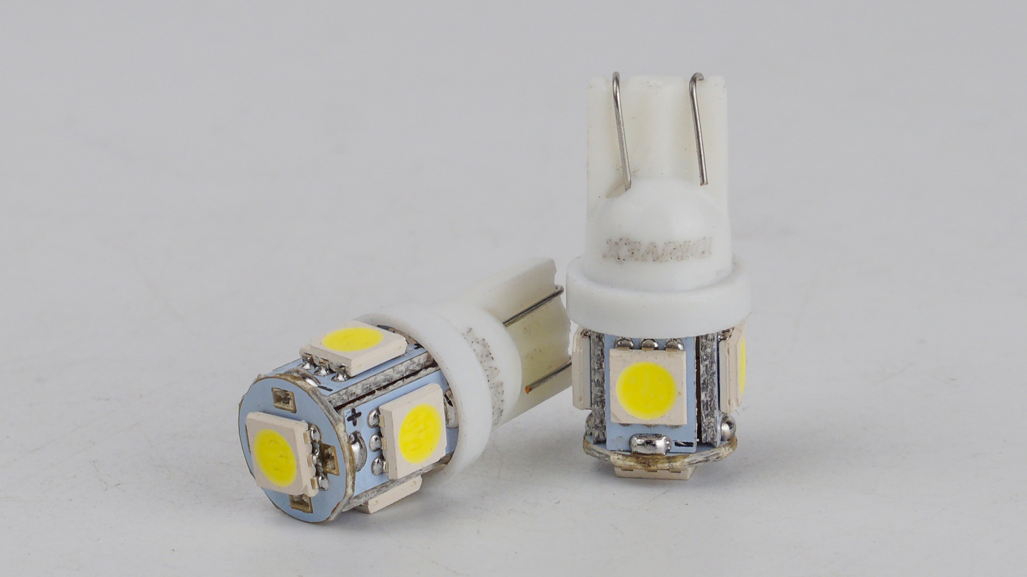 T10-265 White 12V 0.7W 35Lm W5W base-10mm C