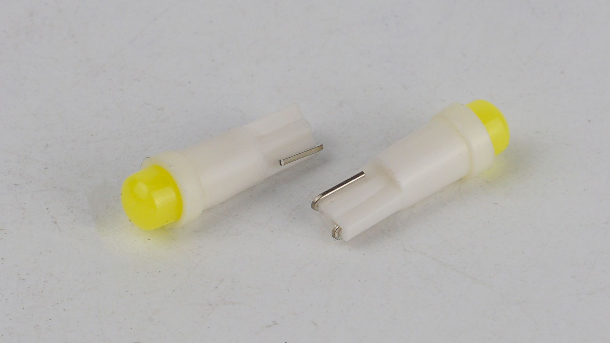 T5-205 White 24V 0.2W 20Lm BA7S/W1.2W d-5mm C