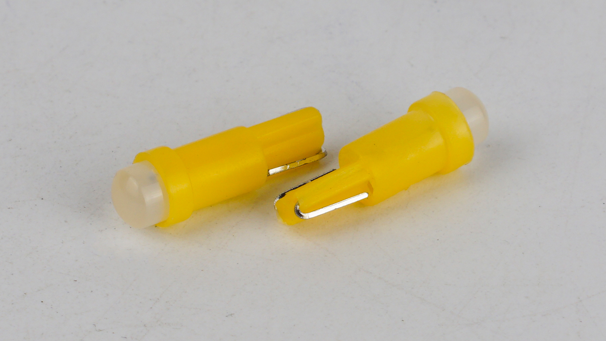 T5-205 Yellow 12V 0.2W 1Lm BA7S/W1.2W d-5mm C