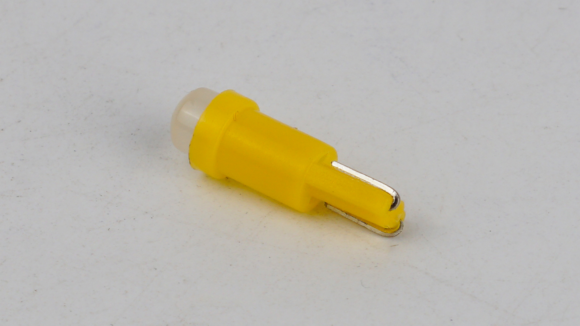 T5-205 Yellow 12V 0.2W 1Lm BA7S/W1.2W d-5mm C