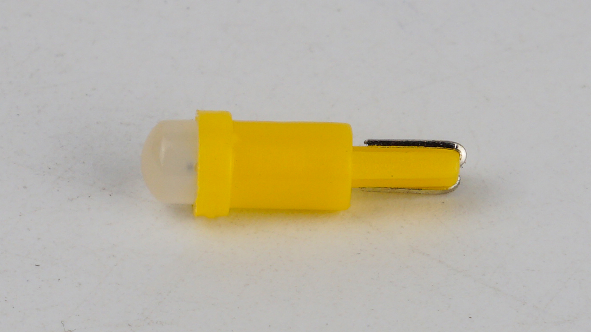 T5-205 Yellow 12V 0.2W 1Lm BA7S/W1.2W d-5mm C
