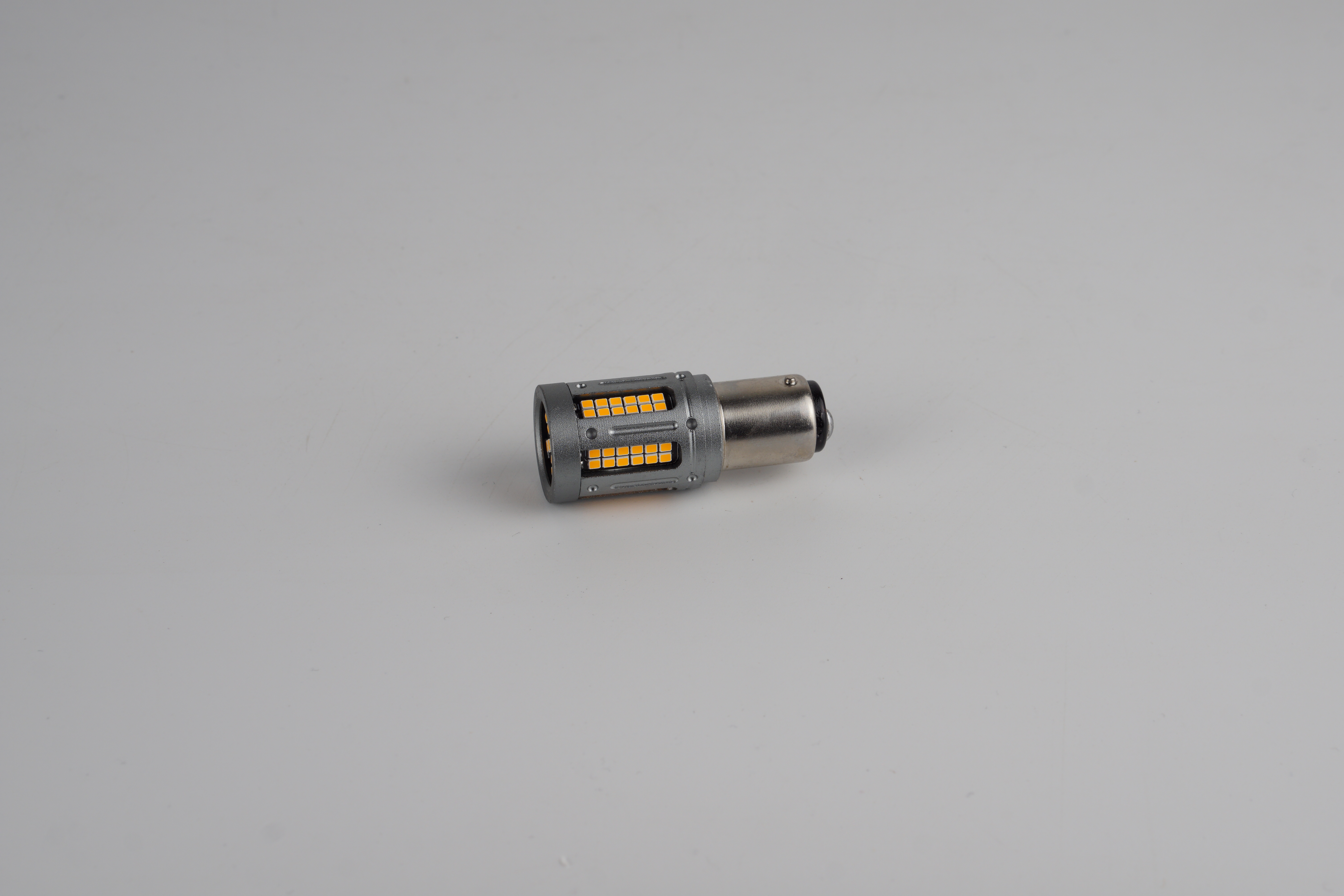 S25-082(2) 8W 12-24V 1157/P21/5W BAY15D d-15mm